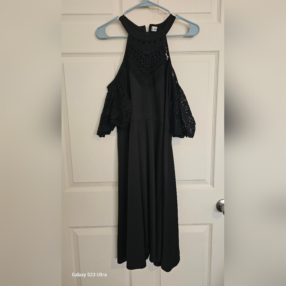 Black cold shoulder lace dress